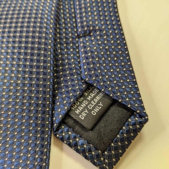 Mario Armani - Picture 4 of 4